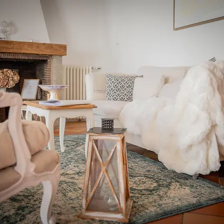 Les Romeline Apartment *