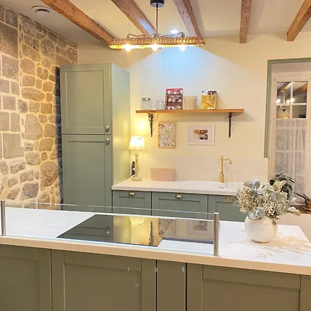 Les Romeline Montviron