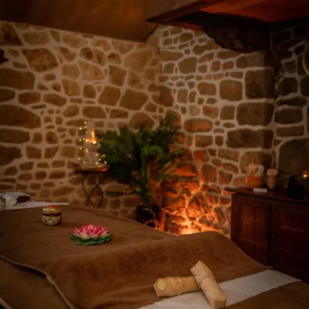 Les Romeline Montviron