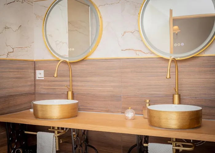 Les Romeline Apartment