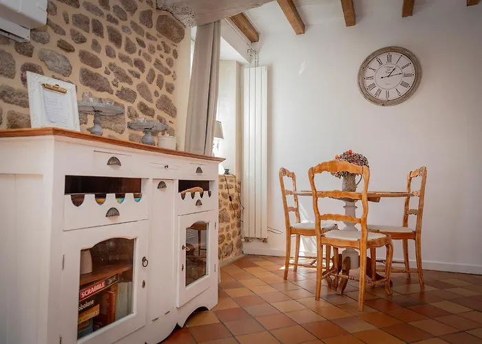 Les Romeline Apartment Montviron