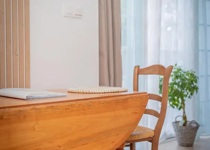 Les Romeline Apartment Montviron